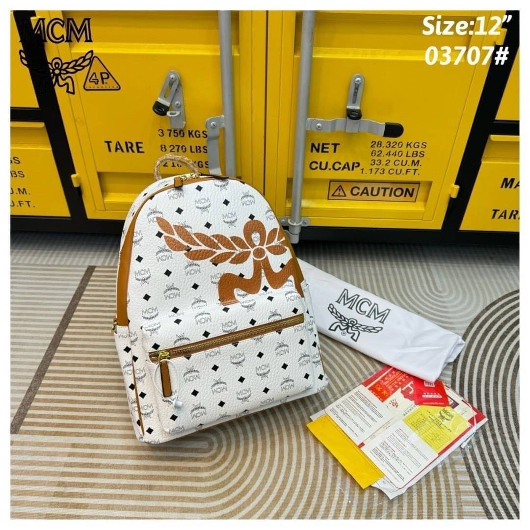 ORI | M.C.M Stark Visetos Canvas Backpack White กระเป๋าเป้คอลใหม่ ดีไซน์โลโก้ด้านหน้าสวยหรูโดดเด่น Best seller Unisex ของงานเป้จริงๆ ใช้ได้ทั้งหนุ่มๆและสาวๆ