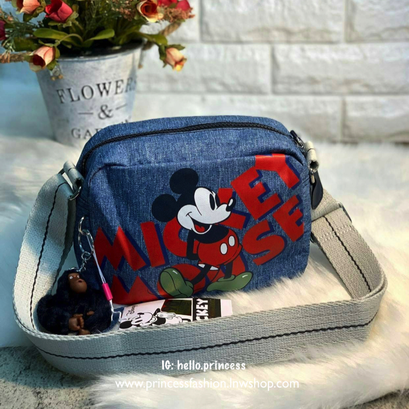 Kipling Mickey Plus Veni Crossbody Bag >>kipling factory oem HK ✔️1ในคอลเลคชั่น 90 ปี มิคกี้เม้าส์ ค่ะ ✔️พร้อมส่งที่ไทย ไม่ต้องรอพรี !! ✔️กระเป๋าสะพายครอสบอดี้ร์//สะพายข้าง ใบขนาดกำลังดี น่าใช้มากๆค่ะ ✔️แต่ละสี แต่ละลาย ว