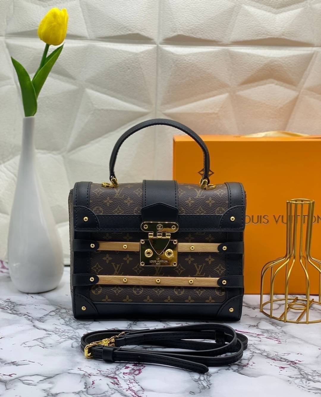 VIP 】หนังแท้ Louis Vuitton TRIANON PM พร้อมส่งที่ไทย งานสวยปังไหมไหว ใบจริงสวยมากกกก ได้สวยก่อนใคร ต้องจัดแล้วจ้า