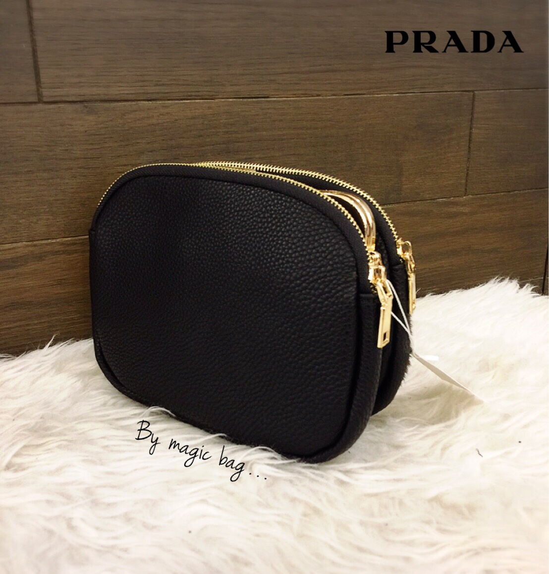 💕PRADA💕 กระเป๋าคลัชท์&สะพายข้าง อะไหล่ทอง เงา สวย เปิดใช้งานง่าย มาพร้อมสายยาว และป้าย PRADA นะคะ ขนนิ่ม น่าใช้มากๆ สีสวยทุกสี งานดี เกรดพรีเมี่ยม มี 3 สี ดำ แดง ลายเสือ Size 9x7 "