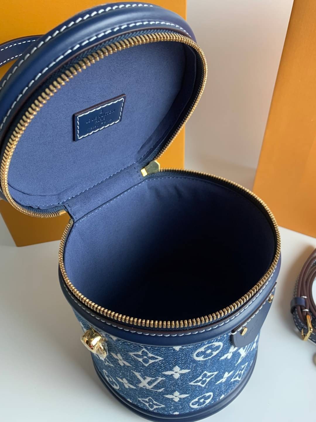 ORI Louis Vuitton Cannes / LV CANNES เกรดออริจินอลเทพ สินค้าจริงตามรูป เนื้องานสวยงาม หนังแท้ พร้อมส่งที่ไทย