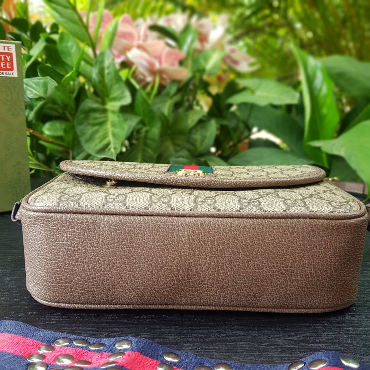 GUCCI Ophidia mini GG shoulder bag กระเป๋าถือ กระเป๋าสะพายทรงสวย ดีไซน์ที่เป็นเอกลักษณ์ จะถือเป็นครัช สะพายไหล่ หรือครอสบอดี้ก็สวยลงตัวได้ทุกสไตล์