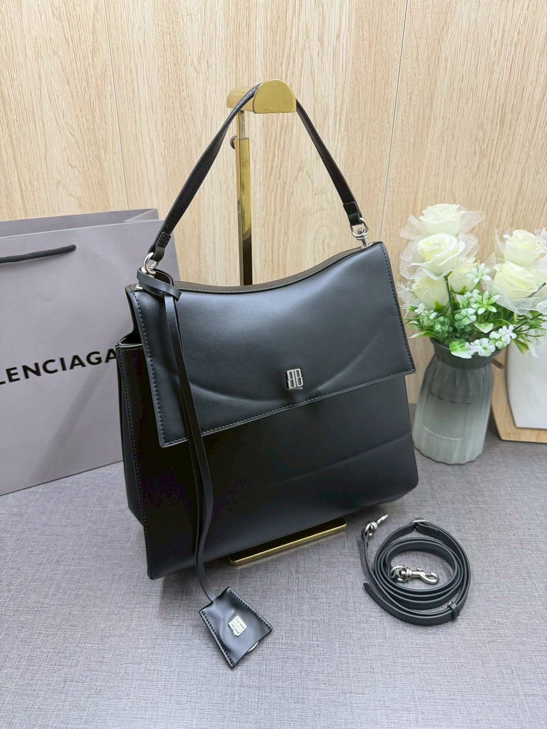 ORI หนังแท้ | Balenciaga Nano Medium Top Handle Bag 27cm กระเป๋าสะพายทรงโท้ท ดีไซน์ใหม่สวยเก๋ตามแบบฉบับแบรนด์