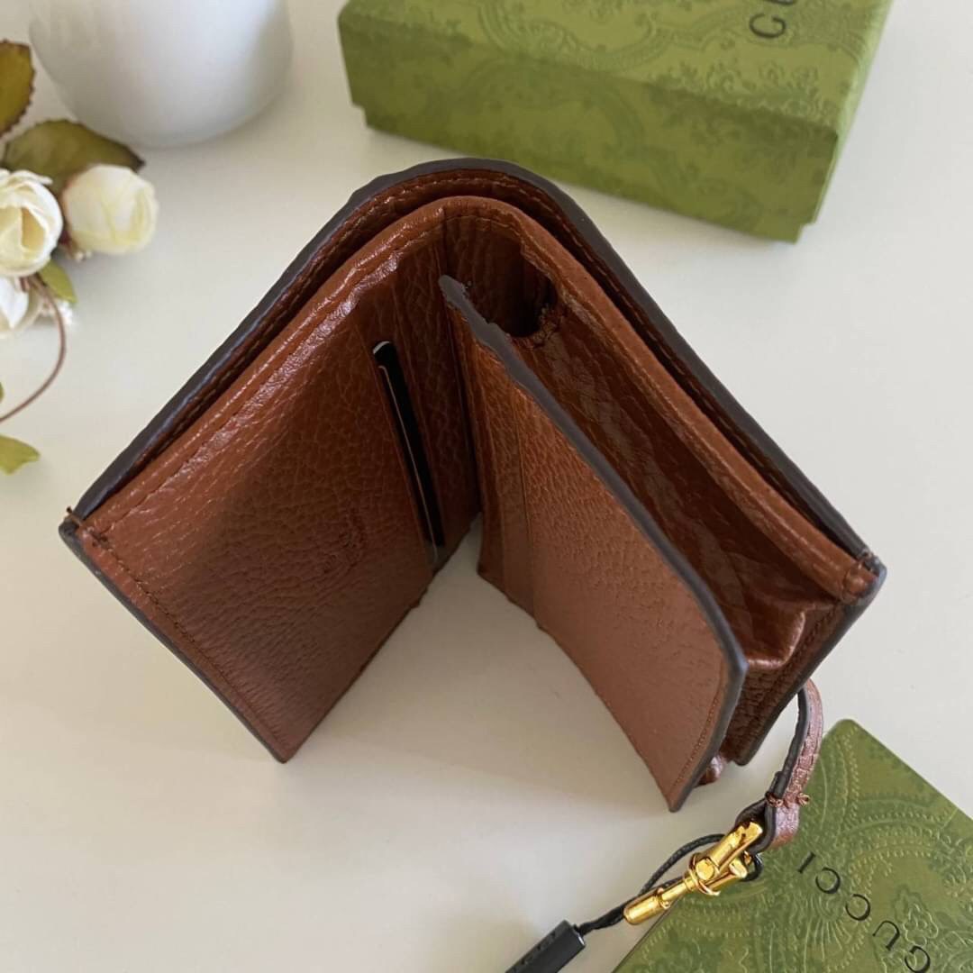 หนังแท้ GUCCI horsebit wallet / GUCCI Jackie wallet / GUCCI WALLET พร้อมส่งที่ไทย กระเป๋าสตางค์รุ่นยอดนิยม งานหนังแท้ทั้งใบ ภาพสินค้าถ่ายจากงานขายจริง ใช้งานต่างประเทศได้ สวยๆ กันแล้ววันนี้ ใบนี้ must have..ค่ะ.!!