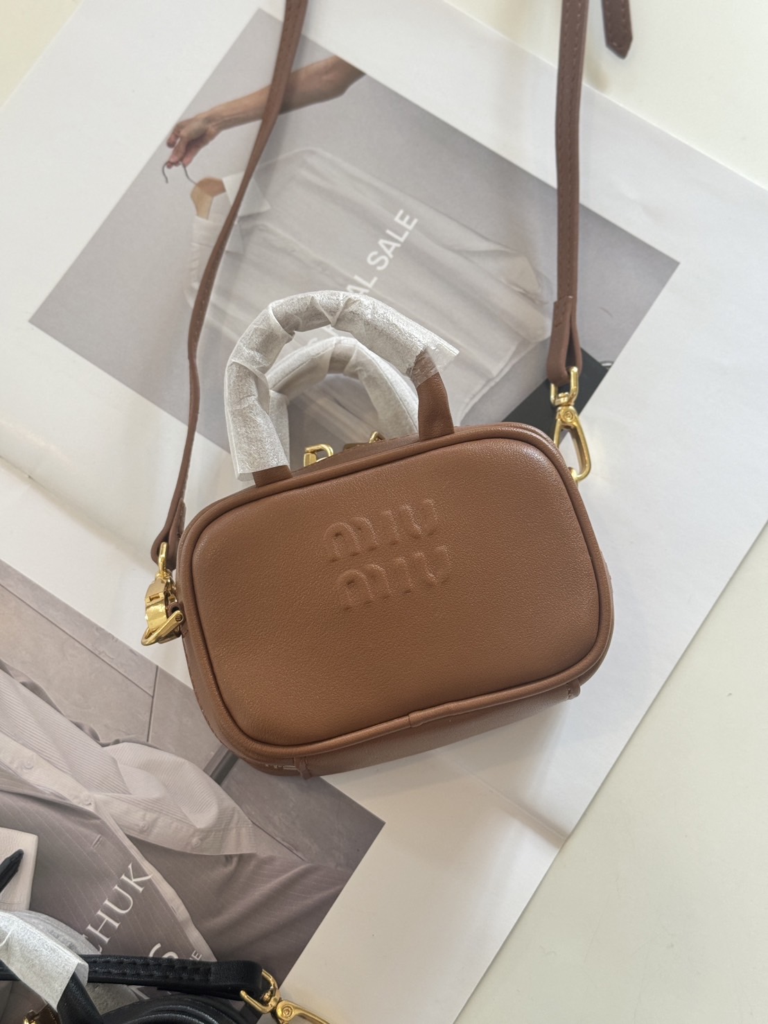 MIUMIU Leather micro bag / MIUMIU Mini Bag กระเป๋าถือสะพายใบเล็ก เกรดออริ 1:1 ใช้งานต่างประเทศได้ ภาพถ่ายจากงานขายจริง
