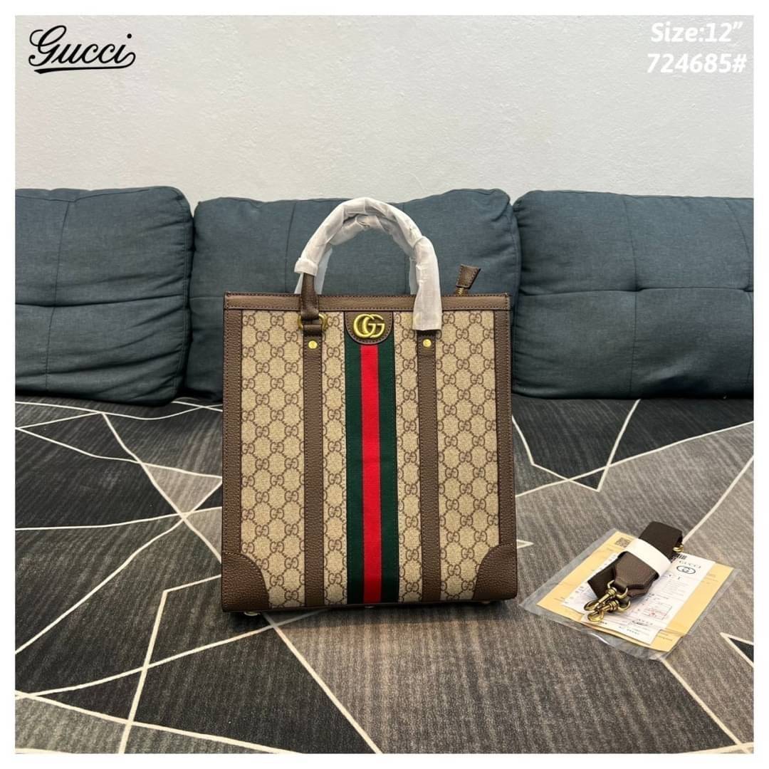 GUCCI Ophidia medium tote bag / GUCCI Tote Bag กระเป๋าทรงโท้ท รูปทรงสวย ที่จับโค้งมนสามารถถือหรือสะพายครอสบอดี้ได้ ภายในโล่งกว้าง จุของได้เยอะ พร้อมสายสะพายข้าง ถอด-ปรับระดับได้ ใช้ได้ทั้งชายหญิง