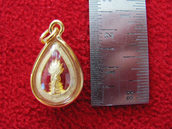 สินค้าหมดค่ะ จี้พระประจำวันเกิดวันเสาร์ ปางนาคปรก องค์เล็กทรงหยดน้ำ ล้อมเพชรเลี่ยมทองไมครอนค่ะ