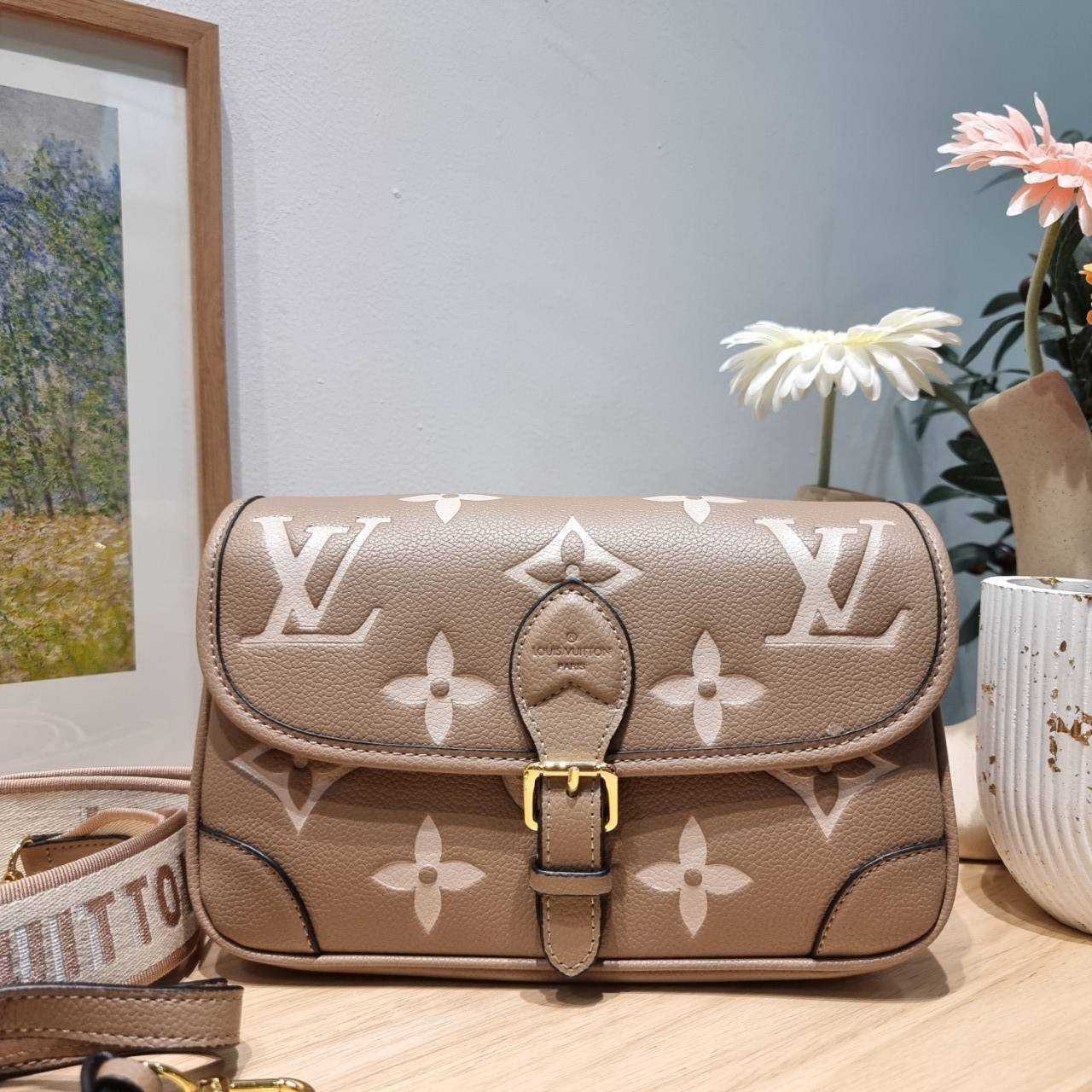 LV diane monogram empreinte bag กระเป๋ามัลติฟังก์ชั่น ดีไซน์ออกมาได้น่ารักน่าใช้มากๆ มีสายมาให้ถึง 2 แบบ เกรดวีไอพี ไฮเอน