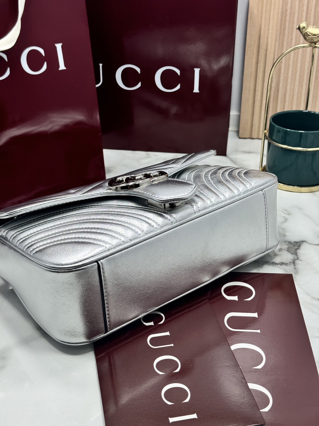 ORI | หนังแท้ GG Marmont small shoulder bag กระเป๋าสะพายข้างรุ่นคลาสสิค ดูแพง อัพลุคได้สบายๆ ด้านหลังดีไซน์รูปหัวใจ