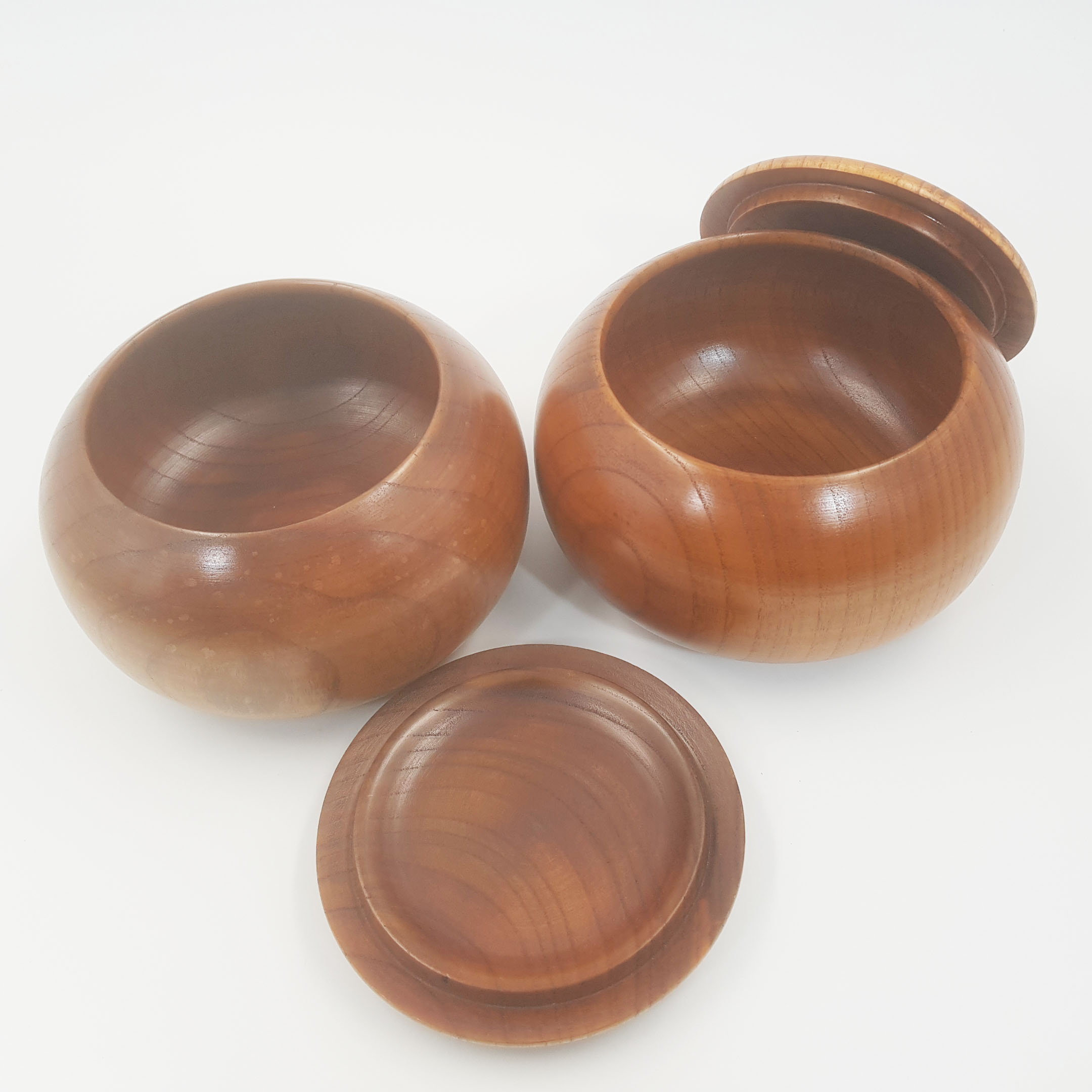 โถหมากล้อมไม้พุทรา