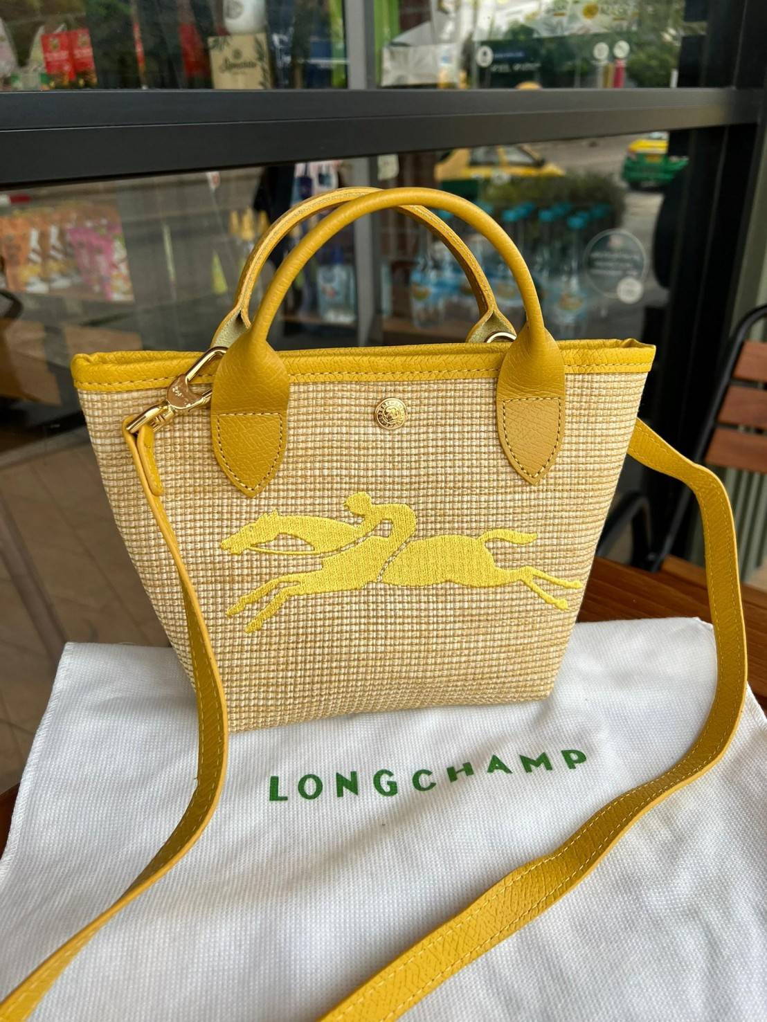 Longchamp Le Pliage Paris-St Tropez Handtasche มาแร้ววววใหม่ล่าสุดนุ้งมินิ ตัลร๊ากกก วัสดุสาน ด้านหน้าปักโลโก้ม้าอันเป็นสัญลักษณ์ของแบรนด์ ทนทานแข็งแรง ใบมินิ น้ำหนักเบา จุของได้เยอะ ใส่กระเป๋าตังค์ โทรศัพท์ iphone+ ได้ ภายในโล่ง มีสายสะพายไหล่ Crossbody 
