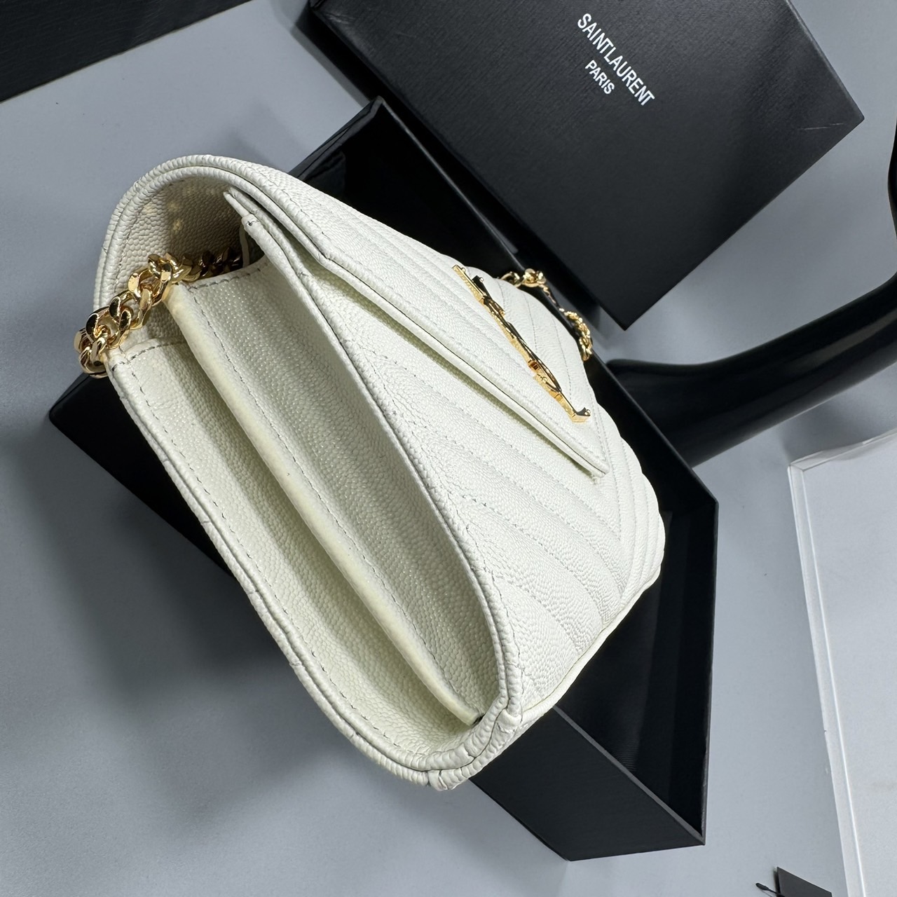 YSL Woc 9 Wallet on chain / YSL Clutch Bag 9" กระเป๋าสะพายรุ่นยอดนิยม เกรดหนังคาเวียร์สวยเต็มใบ เกรดออริ 1:1 ใช้งานต่างประเทศได้