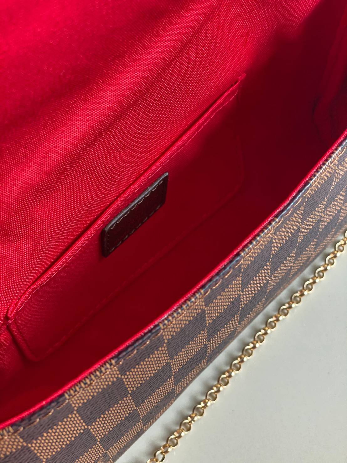 VIP 】หนังแท้ LOUIS VUITTON Favorite Monogram Damier Ebene MM