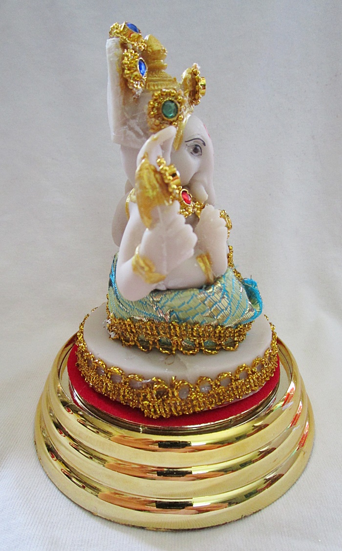 สินค้าหมดค่ะ องค์พระพิฆเนศปางสัมปทายะ(ประทานความสำเร็จ)แบบตั้งโต๊ะครอบแก้ว องค์ที่2ค่ะ