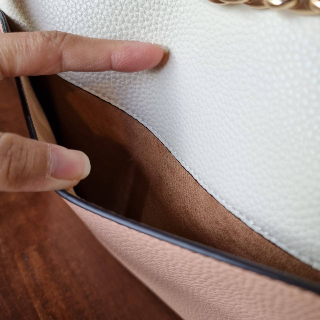 ของแท้ 💯% 】COACH C2174 LANE SHOULDER BAG IN COLORBLOCK SIGNATURE CANVAS หรูสุดต้องใบนี้นะน้องนะ ไอเท็มใหม่ล่าสุด กระเป๋าสะพายสายคุณหนู ดูหรูและคลาสสิค สายสะพายโซ่อะไหล่ทองขับผิว วัสดุหนัง pepble ตัดกับหนังแคนวาสเป็นดีไซน์คัลเลอร์บล็อค