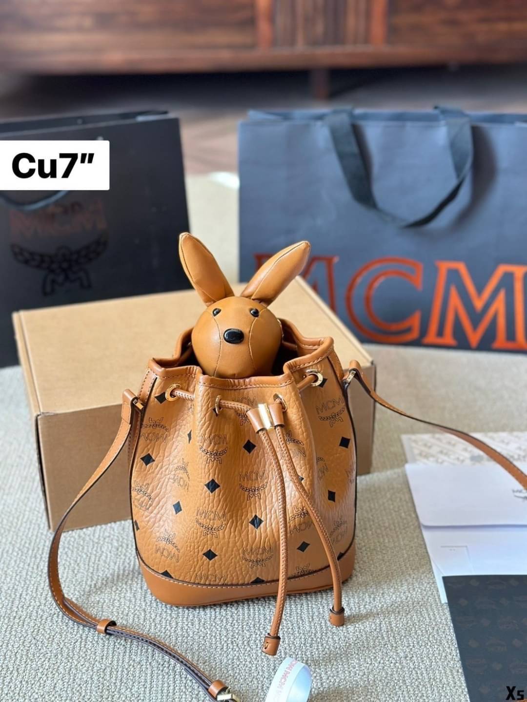 ORI | M.C.M Zoo Rabbit Visetos Cognac Brown กระเป๋ารูดทรงขนมจีบพร้อมตุ๊กตากระต่าย คอลเลคชั่นซูมาใหม่