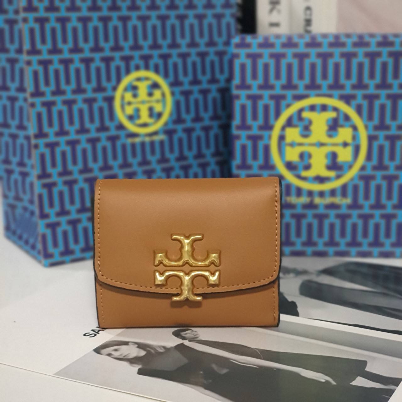 ของแท้ 💯% TORY BURCH SMALL WALLET กระเป๋าสตางค์สุดคลาสสิค ใบจิ๋วขนาดกำลังน่ารัก พกพาง่าย วัสดุหนังแท้ ประดับโบโก้ทอง