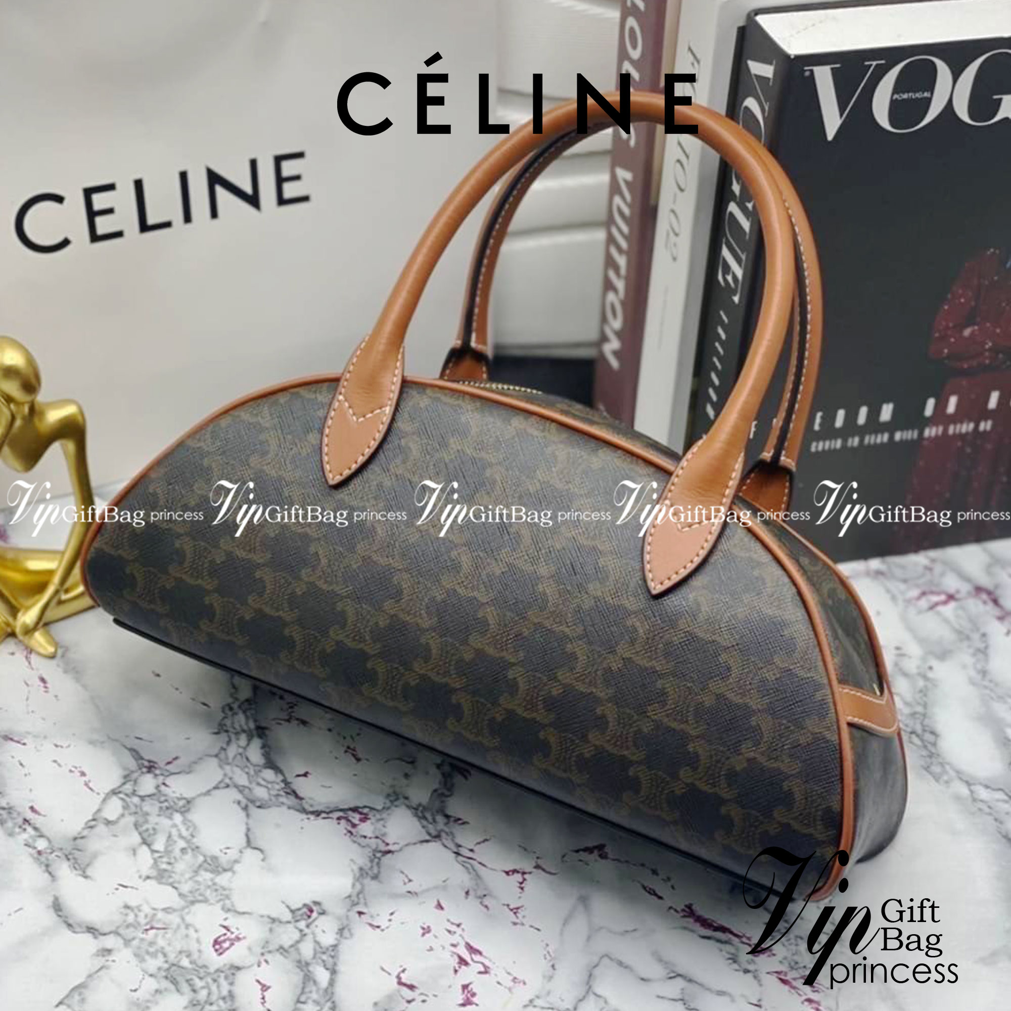 หนังแท้ CELINE MEDIUM TECKEL IN TRIOMPHE CANVAS AND CALFSKIN TAN / CELINE TRIOMPHE SHOULDER BAG / CELINE TRIOMPHE HANDBAG กระเป๋าถือหรือสะพายไหล่ ก็ปังๆ ยาวๆ ไปเลยสิค่ะ งานหนังแท้ทั้งใบสวยหรู สวยมากกก เก๋มาก ต้องมีแล้วค่าา แบบใหม่ล่าสุด งานพึ่งเข้ามาน้อยน