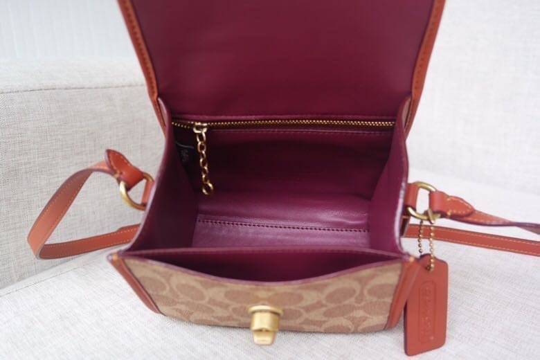 COACH Turnlock Lunchbox Pouch In Signature Canvas COACH Lady กระเป๋าสะพาย FM1981-144