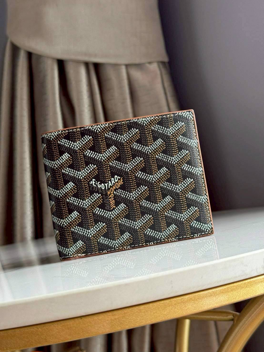 ORI หนังแท้ | Goyard Victoire Wallet กระเป๋าสตางค์ Victoire ขนาดกะทัดรัดและเหมาะสําหรับการจัดสำหรับการ์ดและธนบัตร ลวดลายสุดคลาสสิคของกระเป๋าเป็นเอกลักษณ์ที่ทุกคนจดจำได้