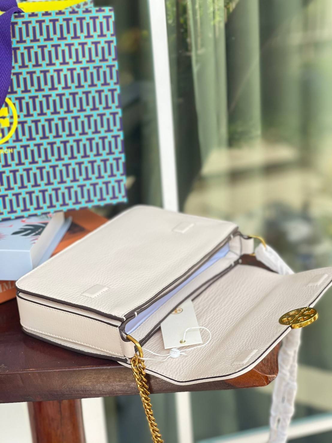 Tory burch description chelsea shoulder bag กระเป๋าที่ใช้เป็น Everyday Bag