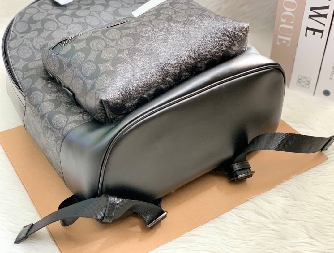 OUTLET 】New in!! 🌈ใบใหญ่ คุ้มค่าทีเดียวค่ะ🌈 COACH WEST BACKPACK IN SIGNATURE((2736)) พร้อมส่งที่ไทย สินค้าเข้าใหม่ค่ะ!! กระเป๋าสะพายหลัง มีหูหิ้ว หนังแท้นิ่ม ใบใหญ่ใส่จุมากกค่า! มีช่องซิปตอนหน้า2ช่อง; ช่องหลัก2ช่องใหญ่ โล่งลึก จุของได้มากท