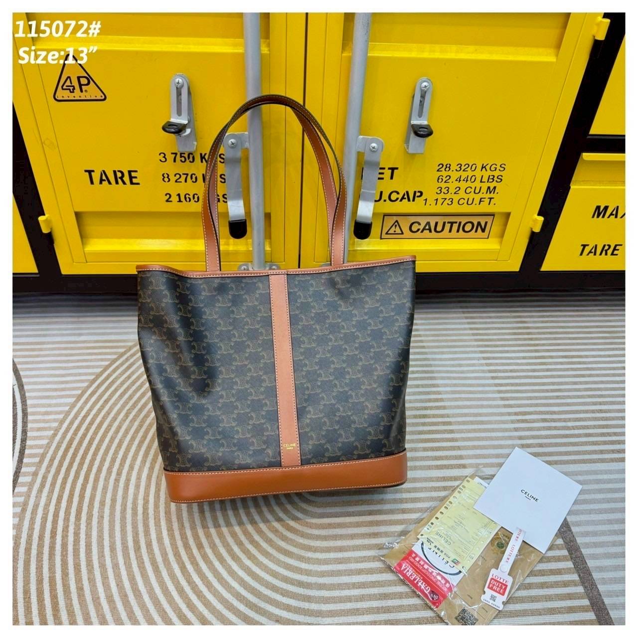 Celine Cabas In Triomphe canvas and leather / Celine Tote Bag กระเป๋าสะพายทรงโท้ทใบใหญ่ รุ่นยอดนิยม งานสวยหรูคลาสสิคไม่มีเอ้าท์ ภายในโล่งกว้าง