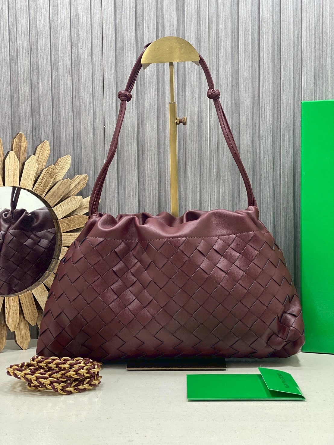 ORI หนังแท้ | Bottega Veneta Dustbag Notte Bag / Bottega Hobo Bag กระเป๋าสะพายดีไซน์สานเป็นเอกลักษณ์ เรียบง่ายไฮคลาส เชือกผูก พร้อมสายสะพายโซ่