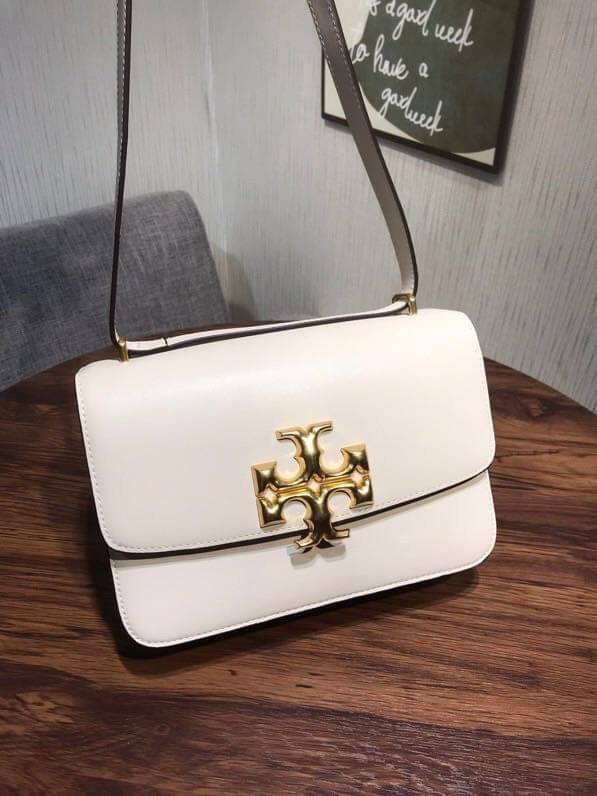 Tory Burch 75003 Eleanor Medium Convertible Shoulder Bag พร้อมส่งที่ไทย อีกรุ่นที่น่าครอบครองมากๆค่ะ กระเป๋าสะพายข้างและทบสายเป็นคล้องไหล่ได้ หนังแท้ชั้นดี ใช้ได้กับทุกๆโอกาส ห้ามพลาด ก่อนหมดนะคะ!!
