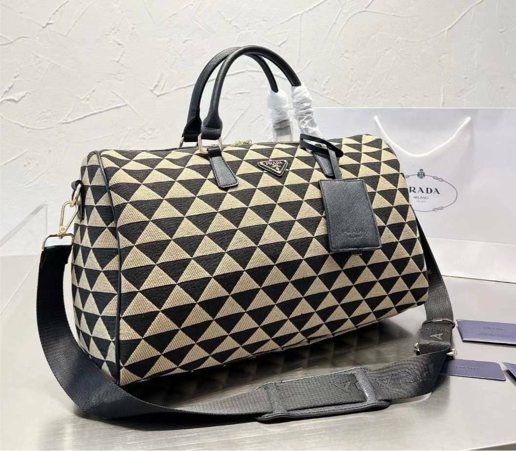 PRADA Large Boston jacquard Bag / Prada Symbole embroidered jacquard fabric travel bag 17" กระเป๋าทรงบอสตันใบใหญ่ ภาพถ่ายจากงานขายจริง ใช้งานต่างประเทศได้