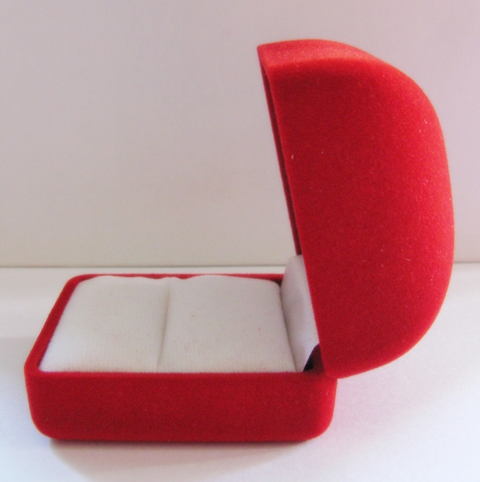 สินค้าหมดค่ะ กล่องใส่แหวนรูปสี่เหลี่ยมค่ะ