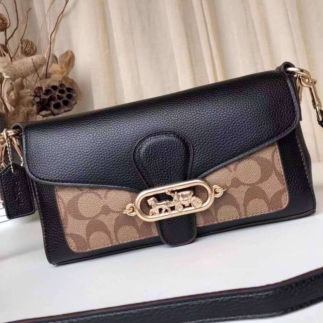 COACH SMALL JADE SHOULDER BAG [F91105,90782] กระเป๋าสะพายไหล่ ดีไซน์วินเทจย้อนยุค สวยคมชัด คลาสสิคใช้ได้ทุกลุค วัสดุหนัง pepble ทนทาน เปิด-ปิดด้วยฝาคาดโลโก้ พร้อมแถบแม่เหล็กในตัว รับรองแน่นหนา ด้านหลังมีช่องซิปให้ ภายในเป็นช่องโล่ง ขนาดกำลังดี ใช้งานง่าย 