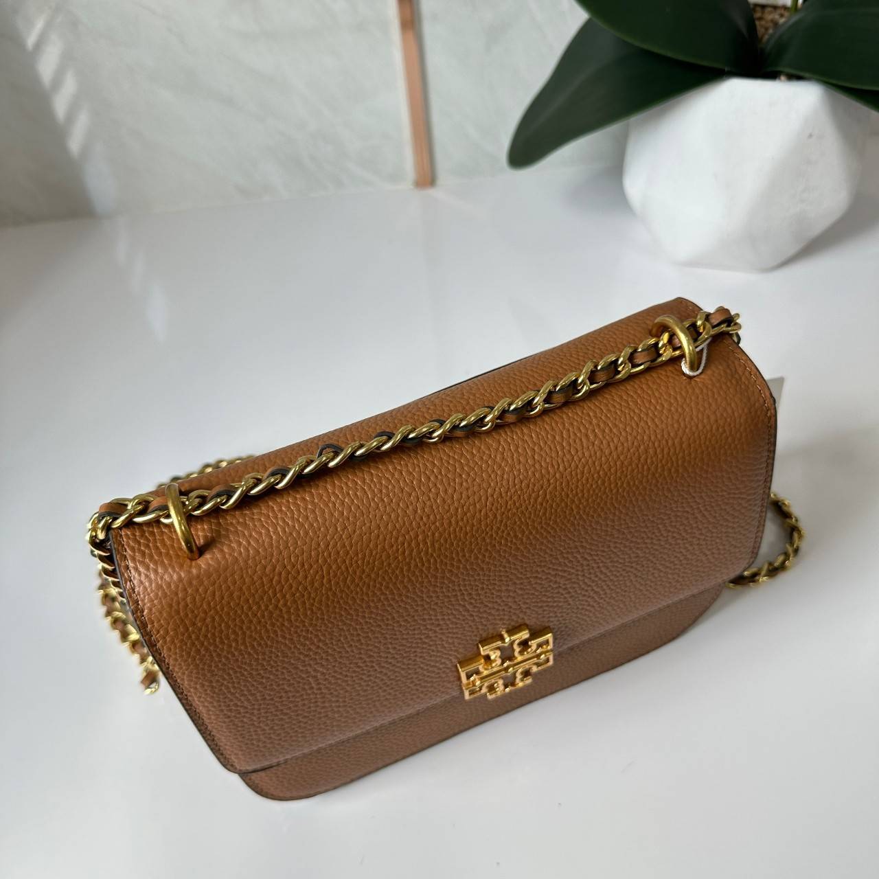 Tory Burch Britten Small Convertible Shoulder Bag คอลเลคชั่นใหม่สุดเรียบหรู