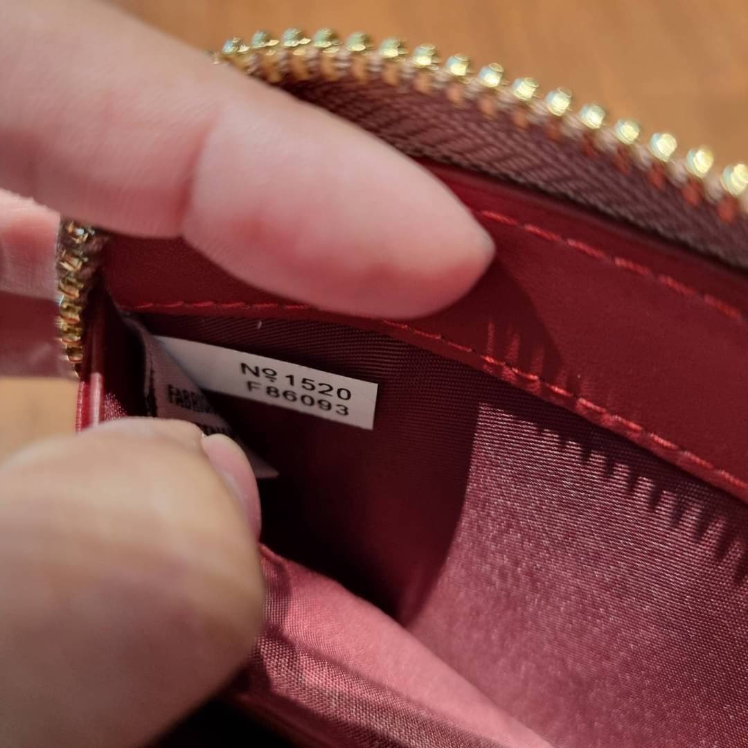 OUTLET 】COACH ACCORDION ZIP WALLET IN SIGNATURE CANVAS F86093 C3287 F98126 กระเป๋าสตางค์ใบยาว น่ารักน่าใช้