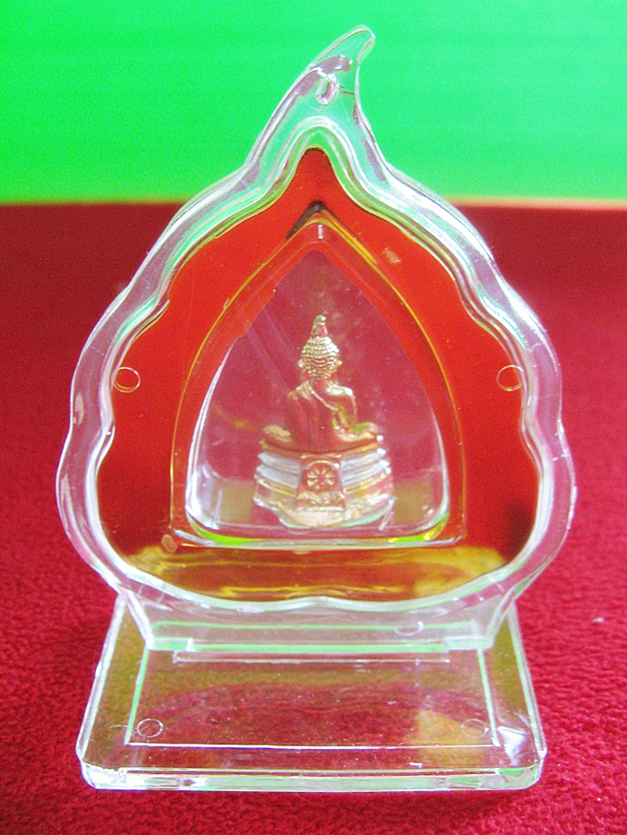 สินค้าจองค่ะ องค์หลวงพ่อโสธรครอบแก้วอะคริลิคทรงใบโพธิ์ วัดอุดมมงคล(หลวงพ่ออุตตมะ) จ.ฉะเชิงเทราค่ะ