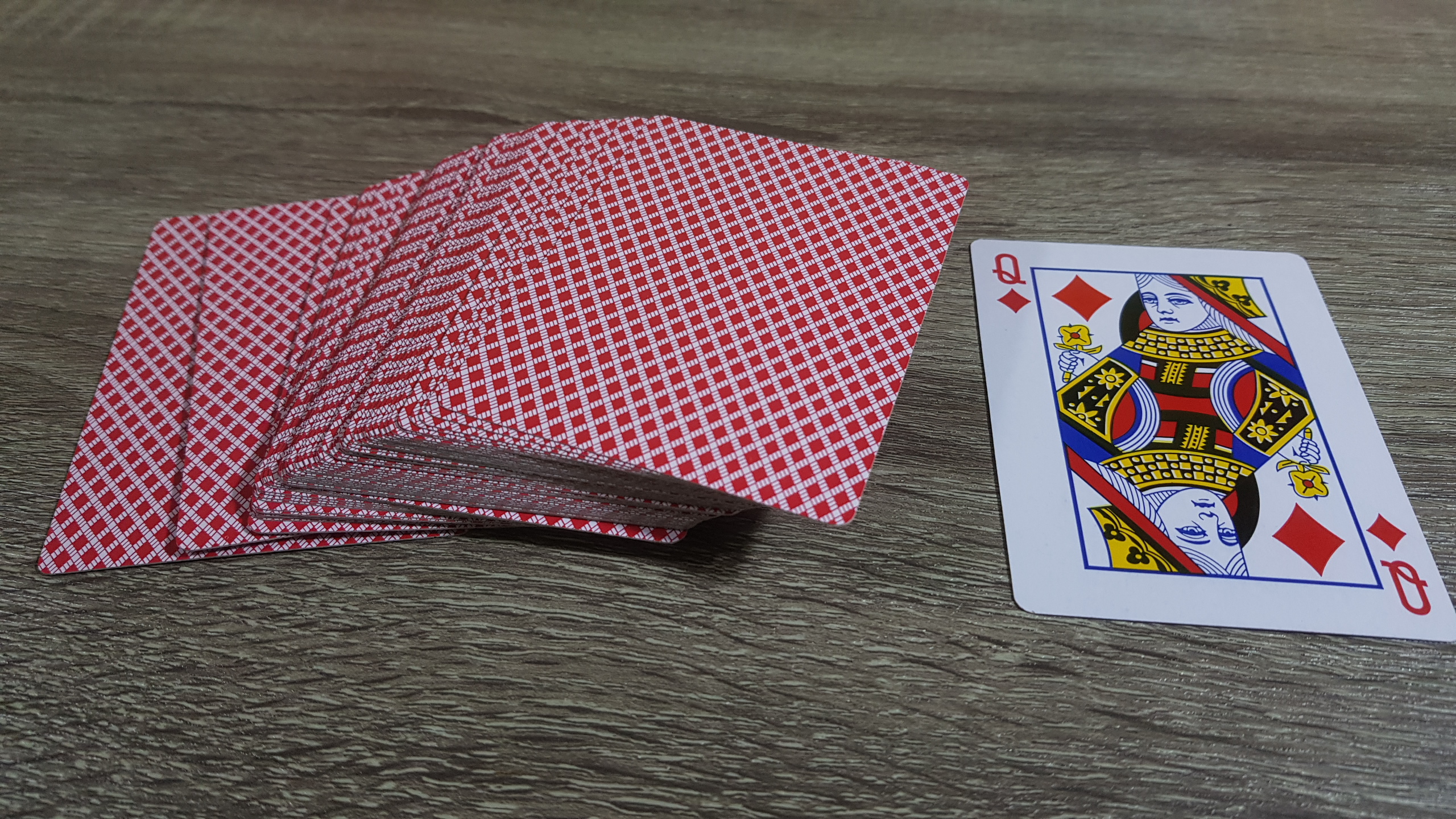 ไพ่โป๊กเกอร์กระดาษแบบอ่อน