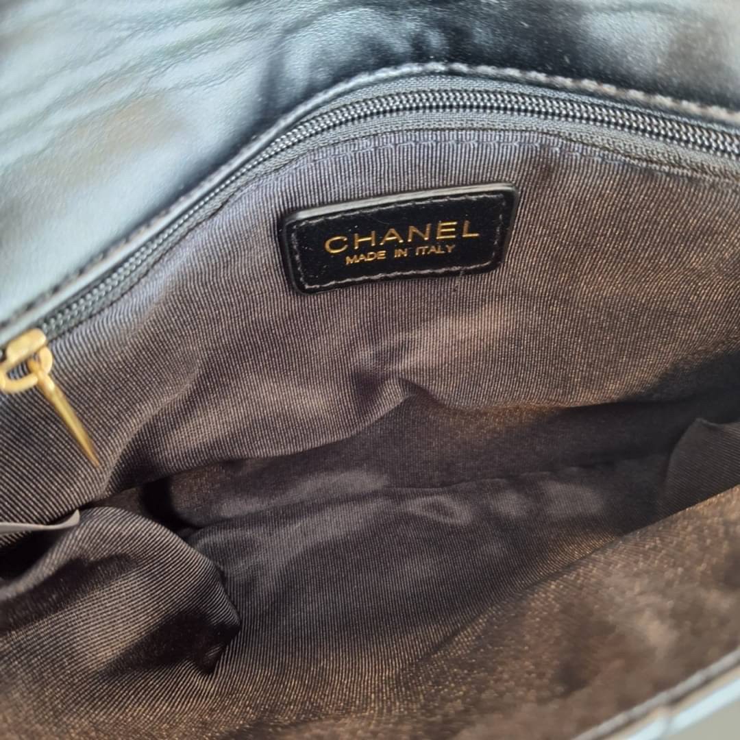 CHANEL flap bag with chain / CHANEL VIP CROSSBODY BAG กระเป๋าทรงสะพายข้าง หนังพียูพรีเมี่ยมหนังนิ่ม อะไหล่ทองวินเทจทั้งใบ