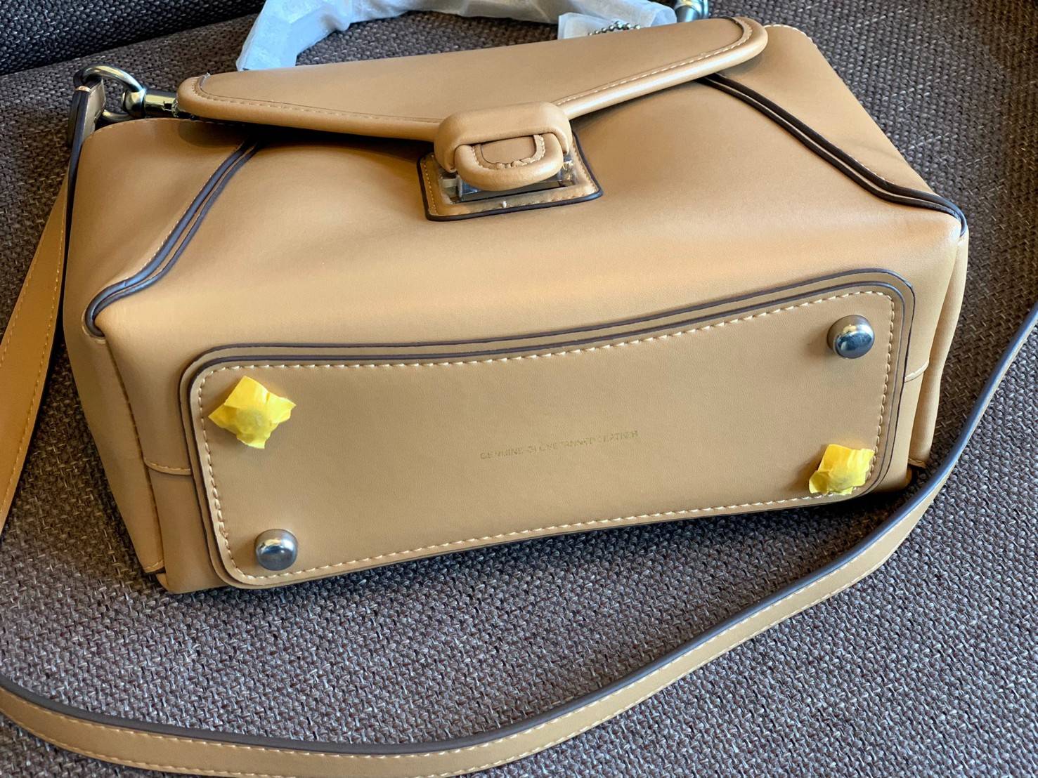 COACH COURIER CARRYALL 23 IN COLORBLOCK SIGNATURE CANVAS พร้อมส่ง 7 แบบ พร้อมส่ง ลุคดูไฮสุดๆค่ะ! กระเป๋าสะพายหนังหรูหราและคลาสสิค หนังแท้ชั้นดีที่สุด น้ำหนักเบา หนังสวยมากก สัมผัสแล้วหลงรักแน่นอนจ้าา😘