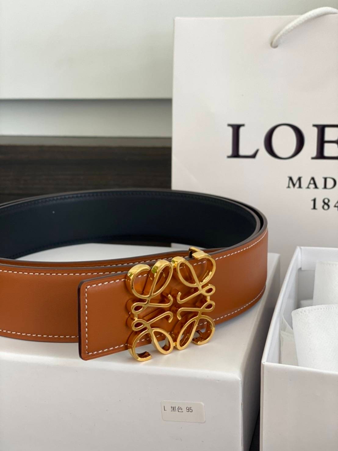 Loewe Belt / Loewe Anagram Leather Belt เข็มขัดโลเอเว่หนังแท้ สุดคลาสสิค วินเทจ เรียบง่าย ผู้ดี เป็นซิกเนเจอร์ ใช้งานเป็น everyday use ได้เลย