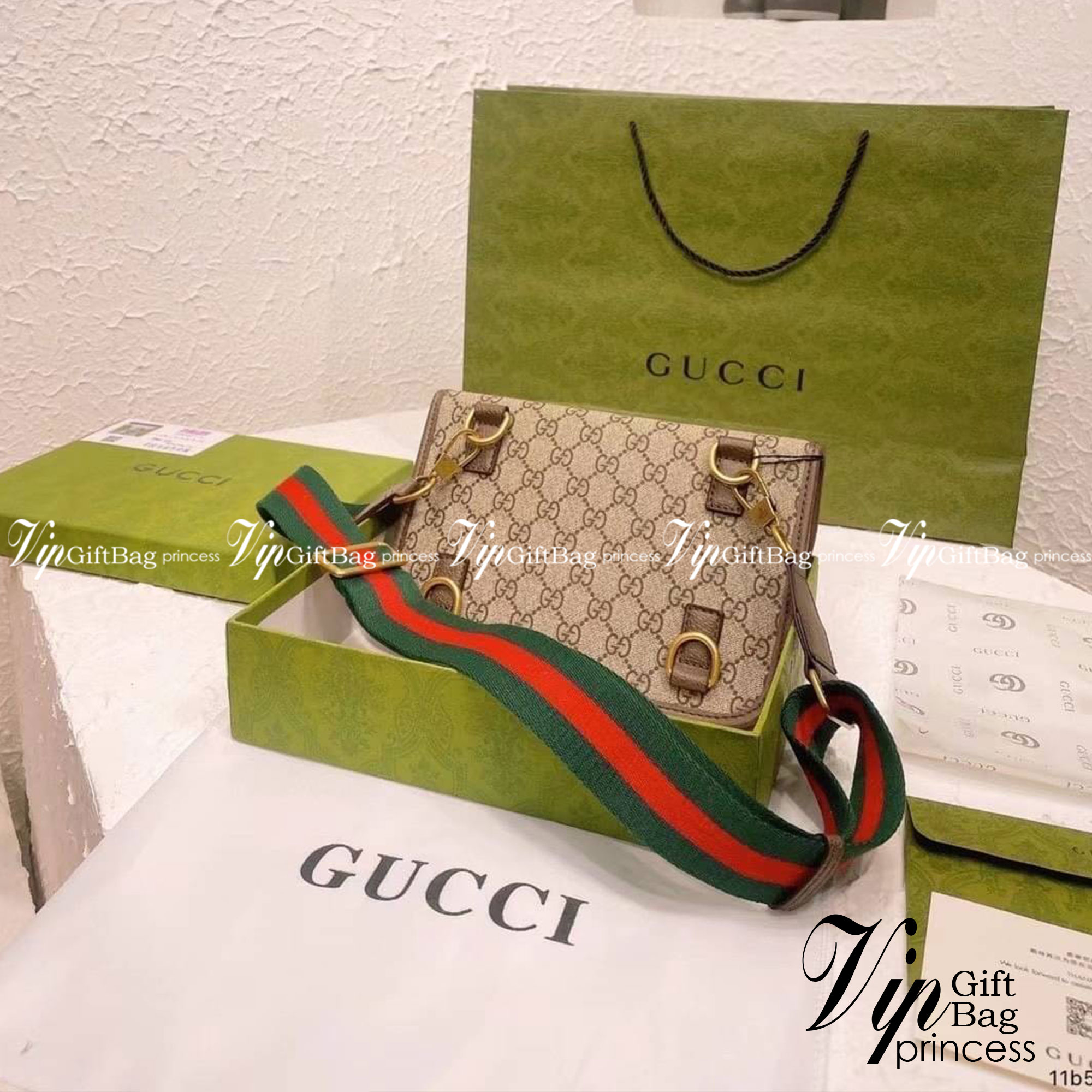 Gucci Neo Vintage small messenger bag / Gucci GG Supreme Canvas Tiger Head Chest Bag อีกหนึ่งในสัญลักษณ์ที่สำคัญของแบรนด์ วัสดุแคนวาสโมโนแกรมสวยงาม ใช้ได้ทั้งชายหญิง ภาพถ่ายจากงานขายจริง ใช้งานต่างประเทศได้
