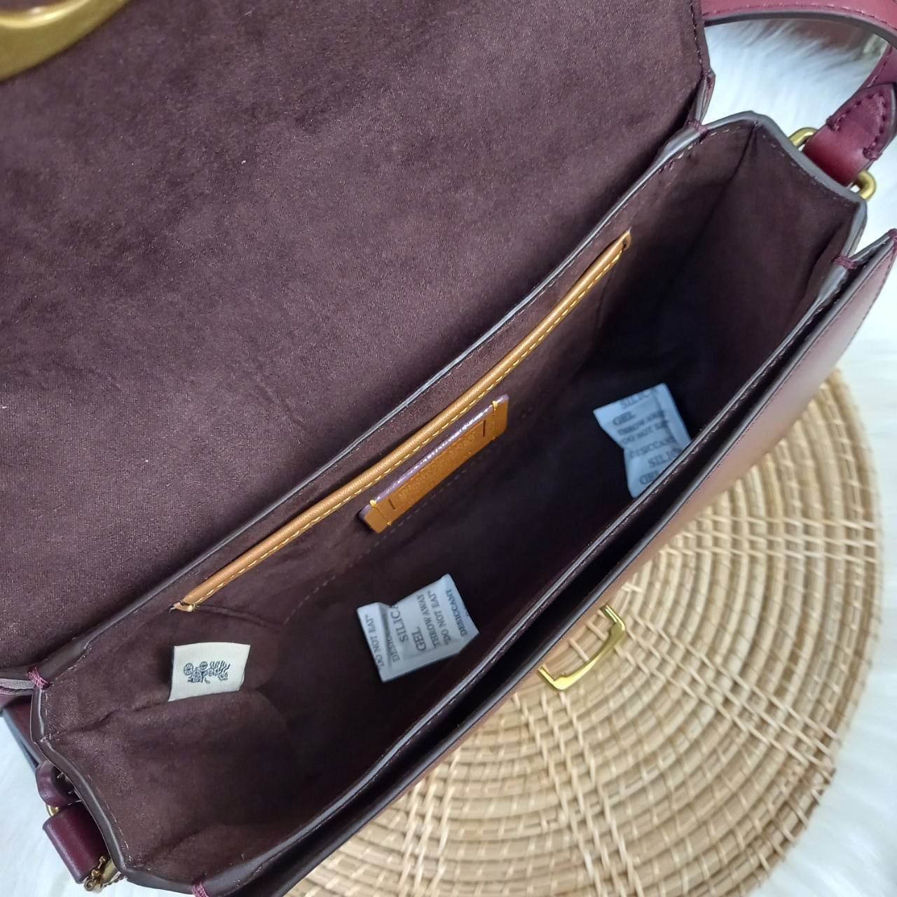 สวยละมุนตาละมุนใจม๊ากก!!🌺🌈 //>>COACH STUDIO GLOVETANNED LEATHER SHOULDER BAG (C6641)🌺ห้ามพลาดเด็ดขาด!! สวยละมุน เรียบหรู ดูแพงสุดๆ!! //กระเป๋าถือ กระเป๋าสะพาย ดีไซน์เนี้ยบ! เฉียบมาก!// วัสดุหนังแท้ หนังเรียบเต็มใบ อยู่ทรง สวย