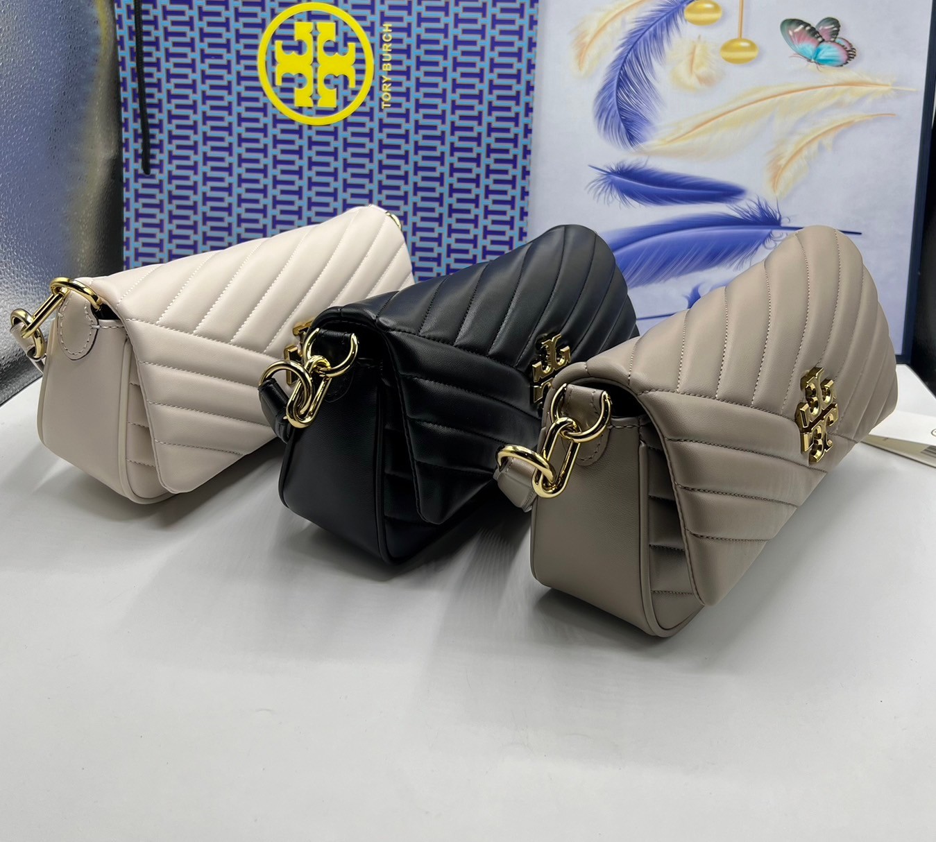 Tory Burch Kira Chevron Flap Small Shoulder Bag กระเป๋าสะพายดีไซน์รูปทรงคลาสสิค ดูผู้ดีหรูหรา เกรดออริ สลับแท้ 1:1 ใช้งานต่างประเทศได้