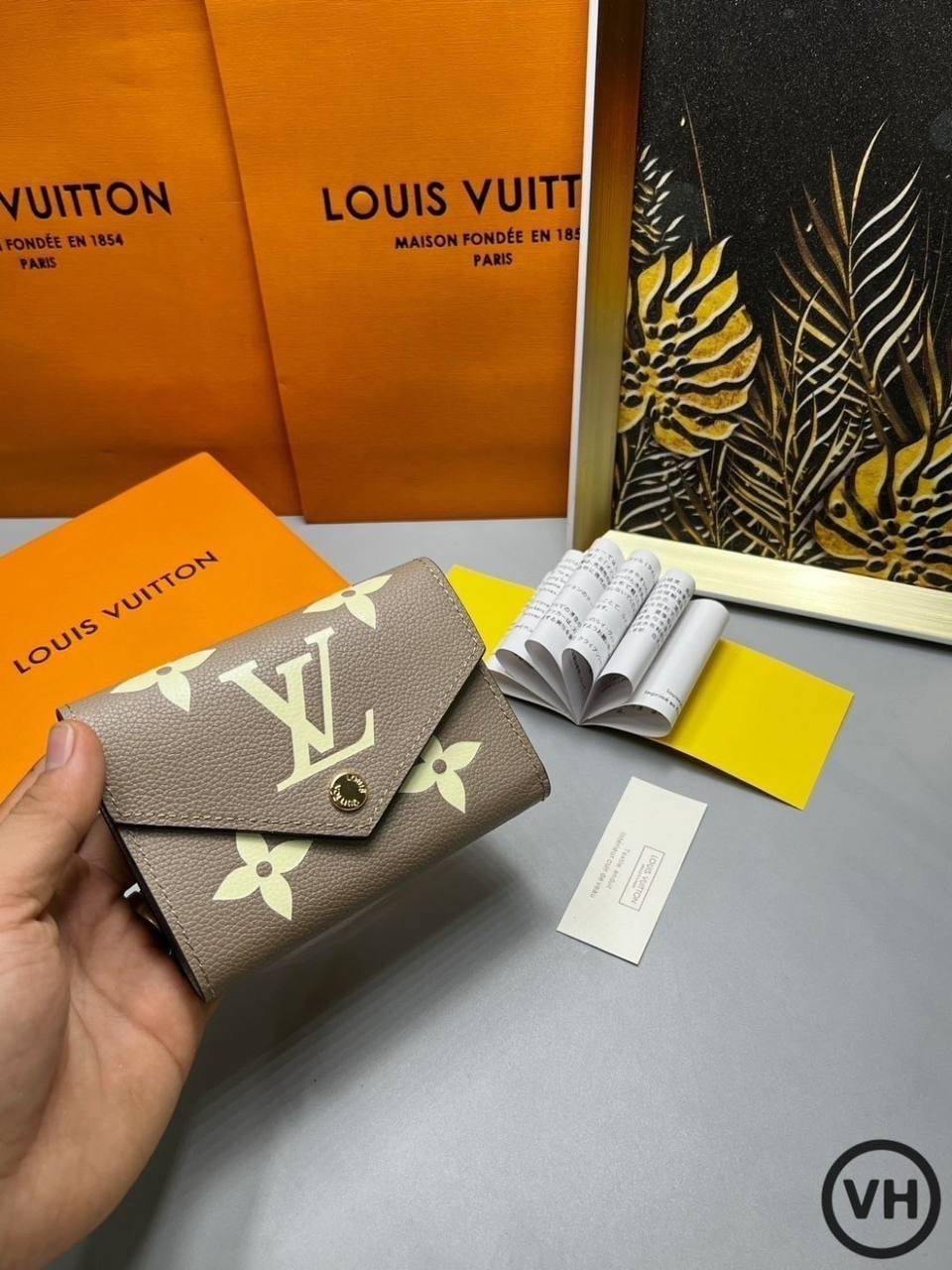ORI หนังแท้ | LV Victorine Monogram Empreinte Wallet / LV Short Wallet กระเป๋าสตางค์ใบเล็กแบบซองจดหมาย กระเป๋าสตางค์ผู้หญิง 🤍 เกรดออริจินอล