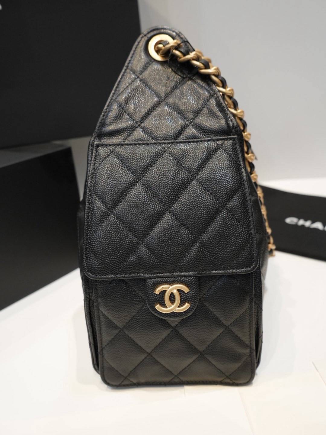 TOP ORI หนังแท้ | CHANEL 25 Small Handbag Spring-Summer 2025 กระเป๋าสะพายรุ่นใหม่สุดฮอตแห่งปี หนังแท้ลายเกรน ที่สุดแห่งความไอคอนิก มาพร้อมใบเล็ก อะไหล่สีทองสวยหรู
