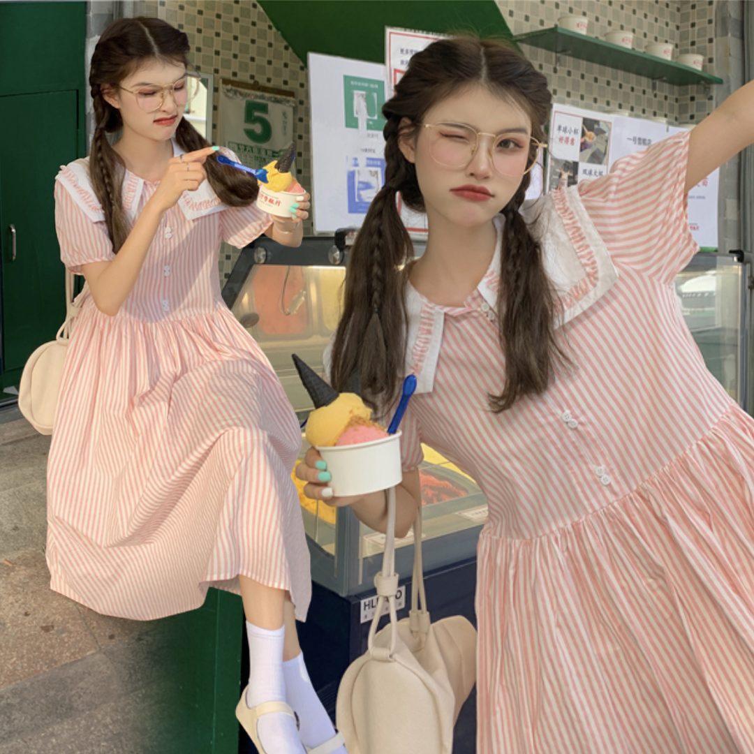 พร้อมส่ง 🧧 Nimman dress เดรสคอกลมแขนสั้นพิมพ์ลายทางสีชมพู (37060)