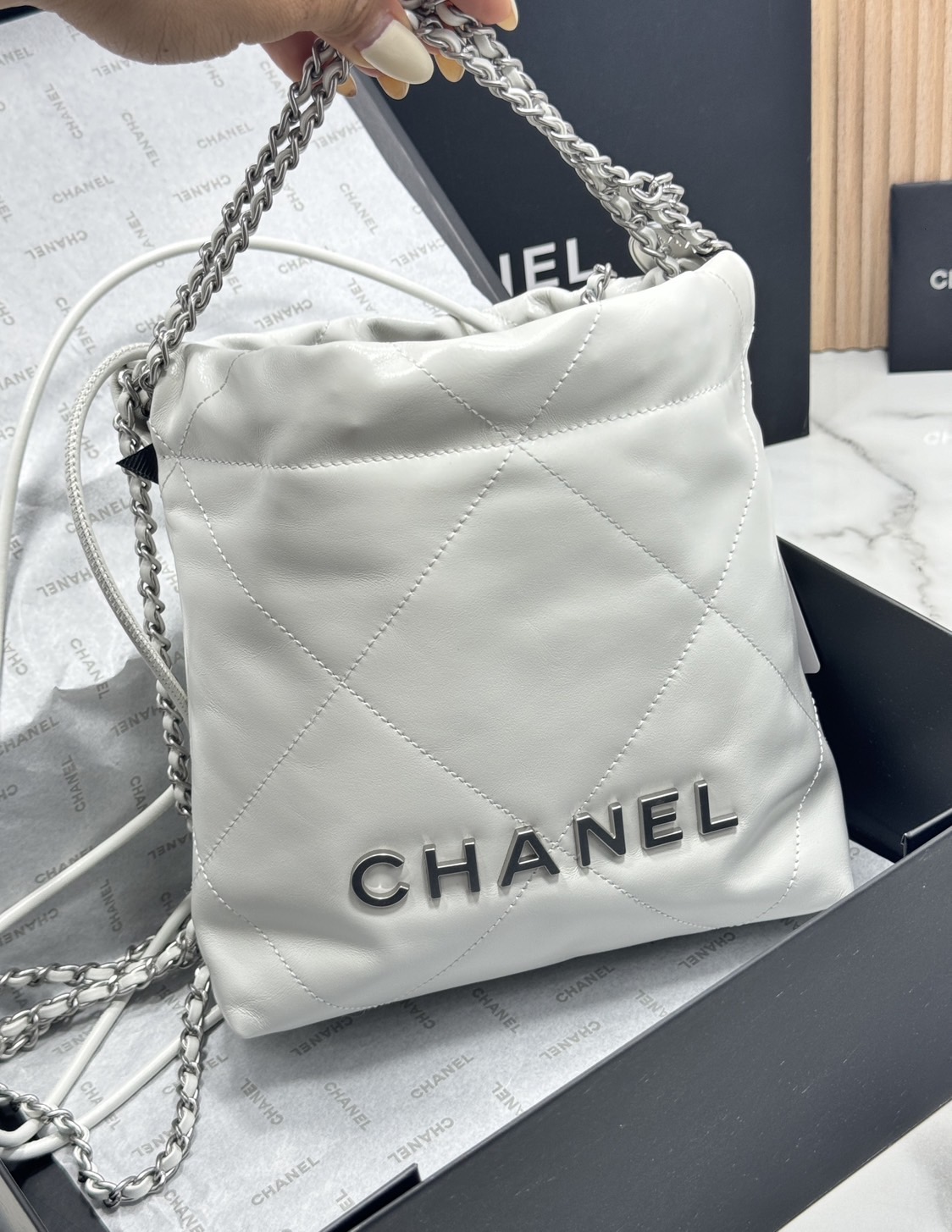 พร้อมส่ง 11 สี ORI หนังแท้ | CHANEL 22 Mini Handbag กระเป๋าสะพายสุดหรู รุ่นยอดนิยม 🤍 เกรดออริจินอล หนังแท้ ภาพถ่ายจากงานขายจริง ใช้งานต่างประเทศได้