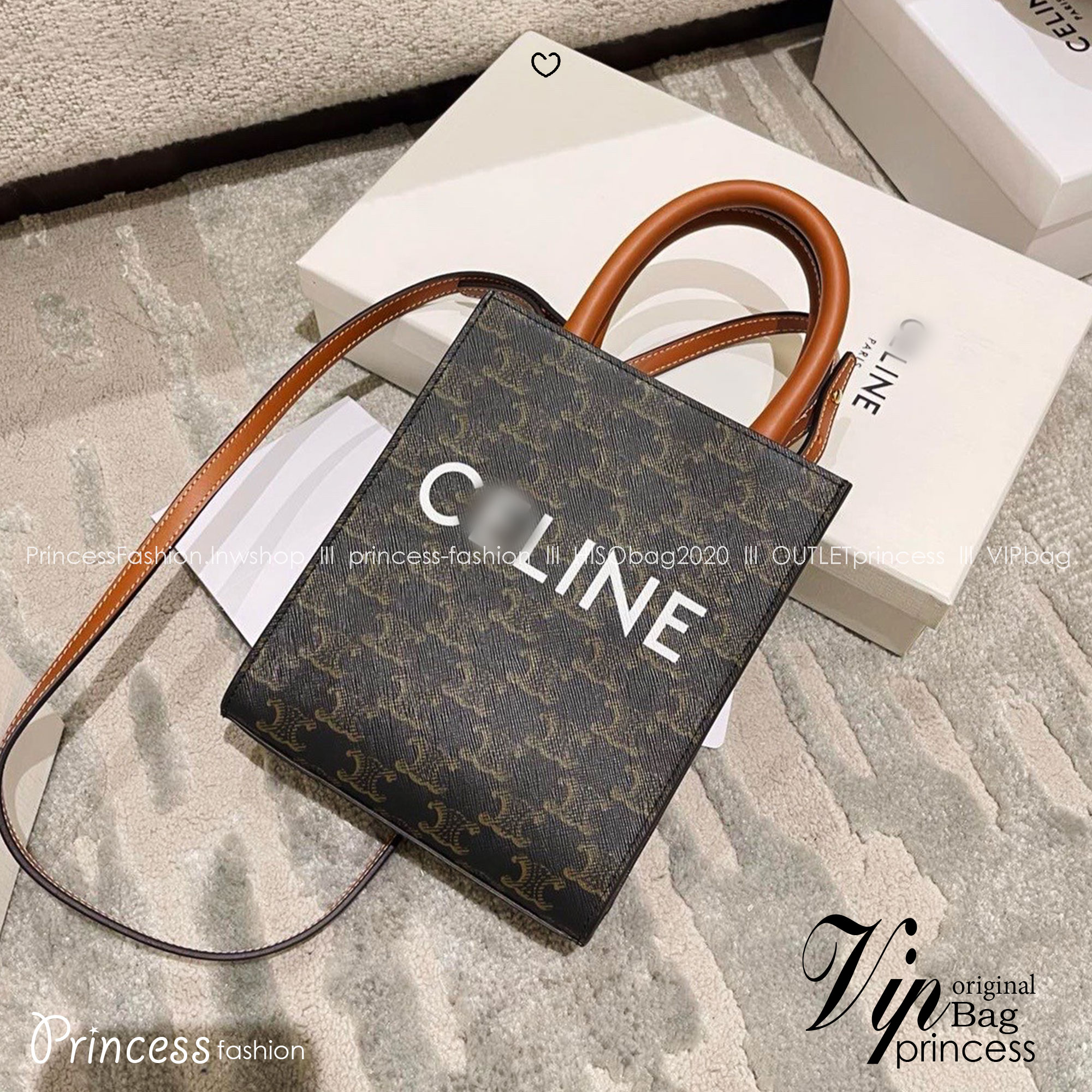CELINE Vertical Cabas bag in Triomphe canvas ใหม่พร้อมเสิร์ฟ กับกระเป๋าสะพายทรงโท้ท ไซส์มินิ ขนาดกำลังสวยพอดี สะดวกพกพา โดดเด่นด้วยโลโก้เพิ่มดีเทลความแพงไปอีก