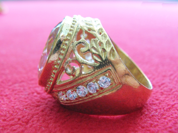 สินค้าหมดค่ะ แหวนพลอยชมพูทองเหลืองประดับเพชรข้าง(คนธาตุไม้)ค่ะ