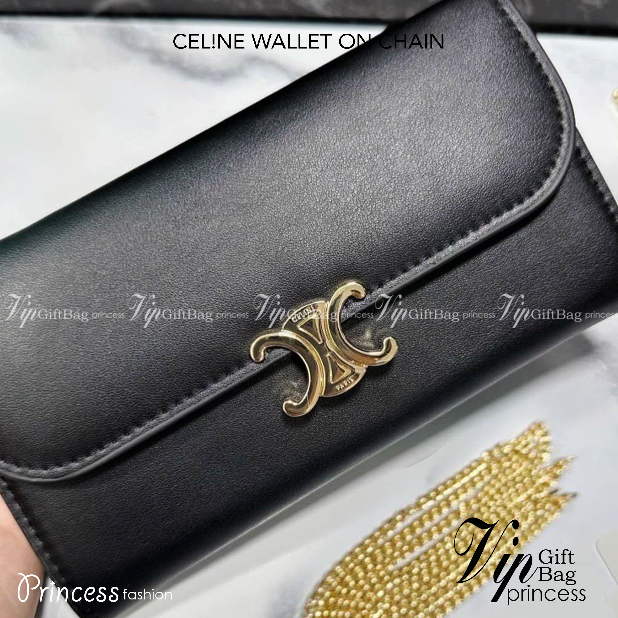 CELINE WALLET ON CHAIN TRIOMPHE IN SHINY CALFSKIN BLACK กระเป๋าสตางค์ใบยาว พร้อมสายสะพายโซ่สีทองถอดออกได้ หรูหรา มีช่องซิปกลางและช่องใส่การ์ด ใช้งานสะดวกสะพายได้ทุกวัน