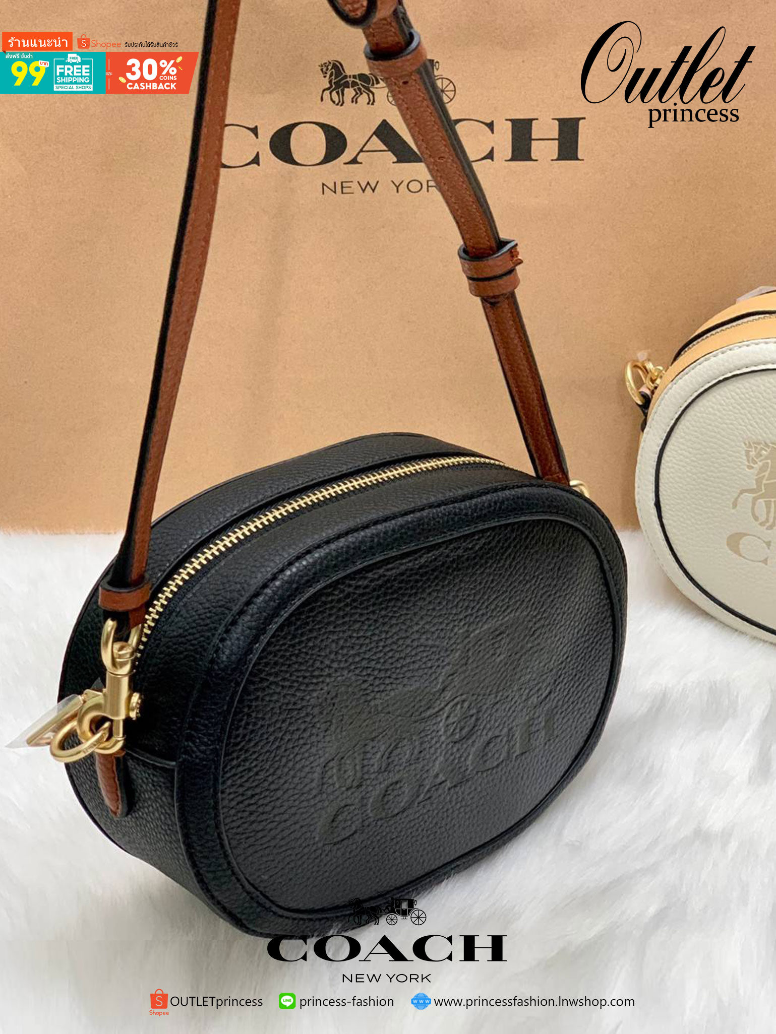 COACH Camera Bag In Colorblock ((C4056//C4156)) พร้อมส่งค่ะ! กระเป๋าทรงกลม ใบน่ารัก ขนาดพอดีลำตัว บวกกับเป็นหนังแท้นิ่มอย่างดี น่าใช้มากๆเลยทีเดียว ด้านหน้ามีโลโก้แบรนด์รถม้า เปิดปิดกระเป๋าแบบซิป ภายในใส่มือถือได้ทุกรุ่น;กระเป๋าเงินใบกลางได้;ของสำคัญจุกจิ